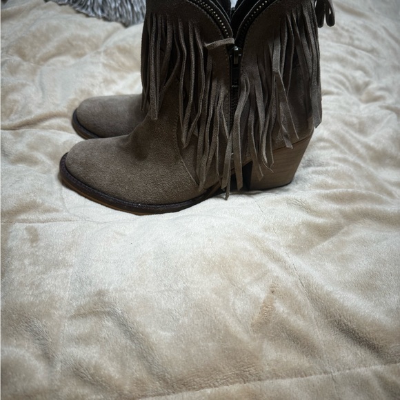 Women’s EUC DINGO SHORT BOOTS SZ 6.5. - Picture 2 of 5